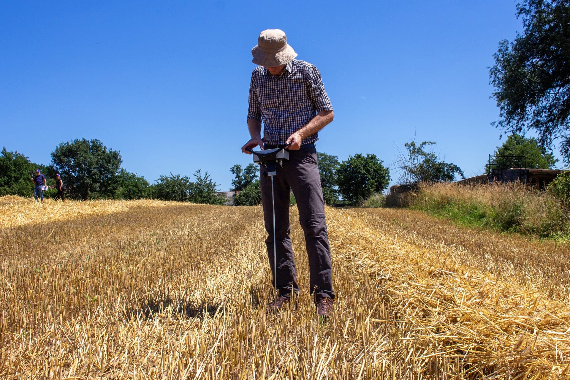 Ensayos y Análisis en Campo